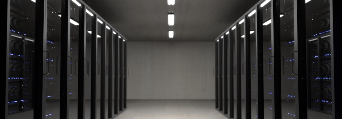 Data center server room providing low-latency connectivity to IC Markets